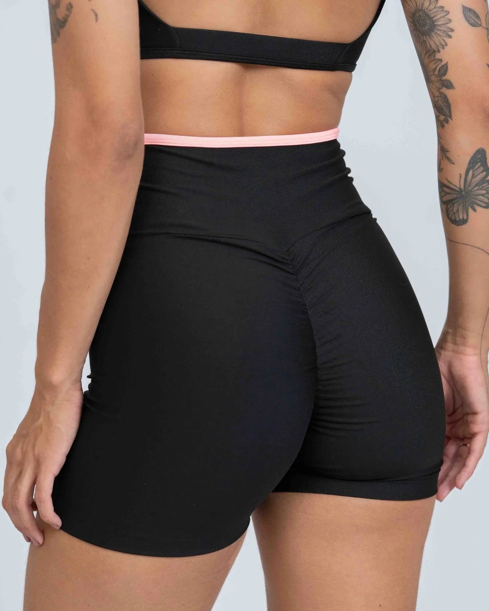 Short Fitness Line Super Black com Coral