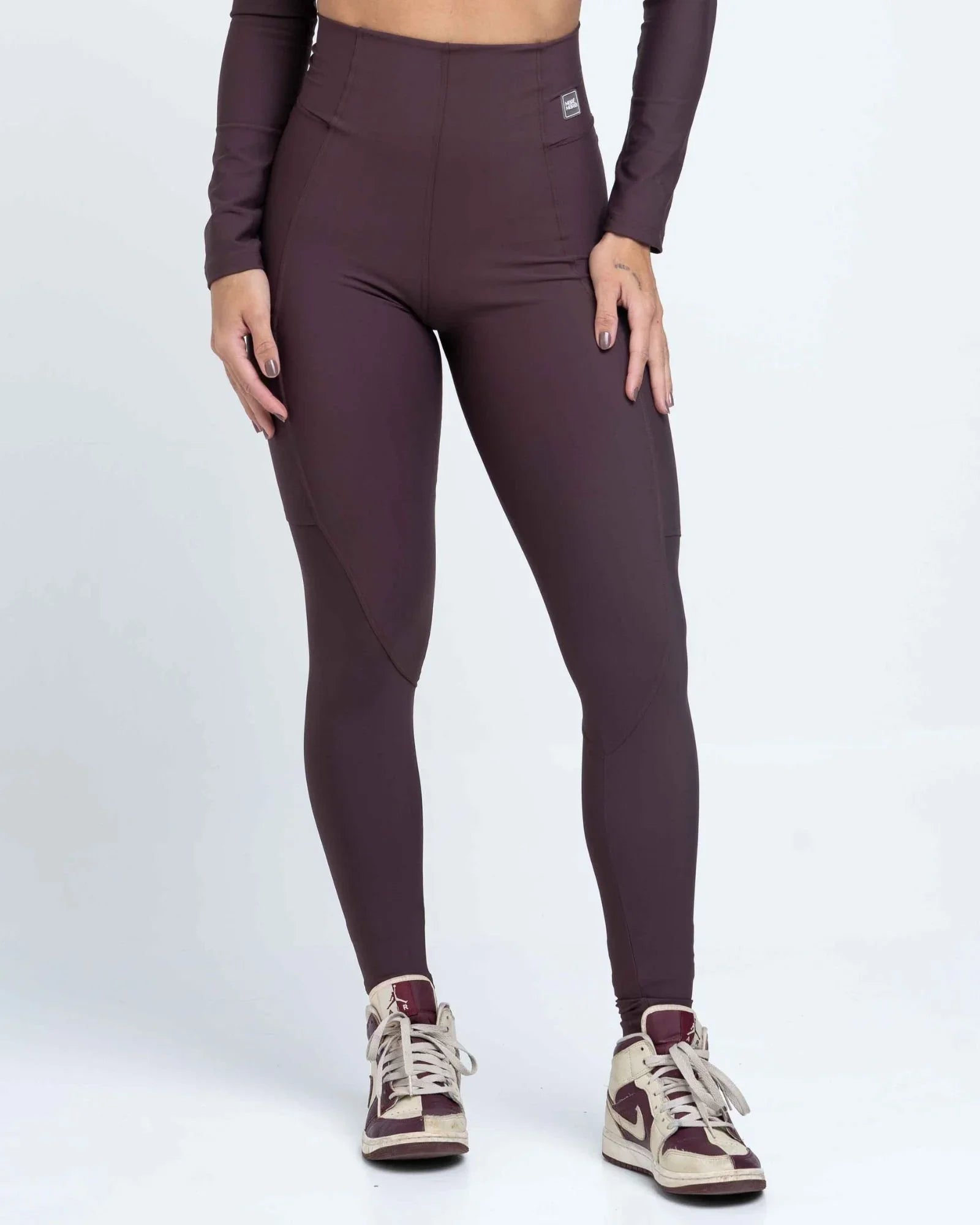 Calça Classic Marrom Ébano compressão com bolso