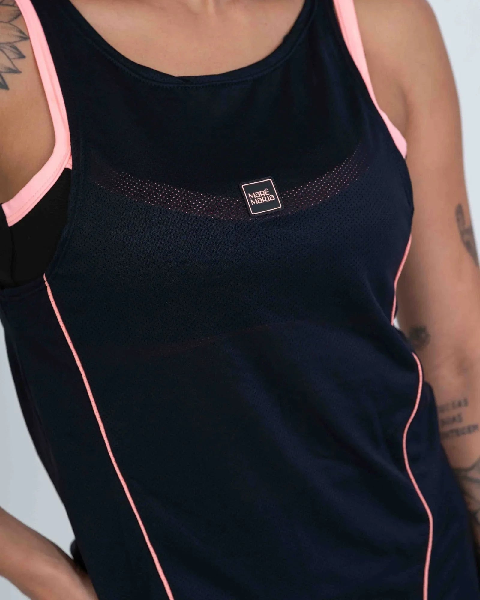 Regata Fitness Ella Preta com Coral