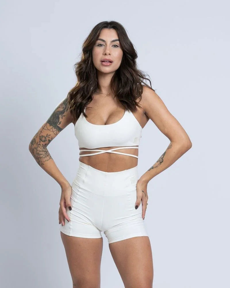 Short fitness Classic Off White com compressão e sem empina bumbum