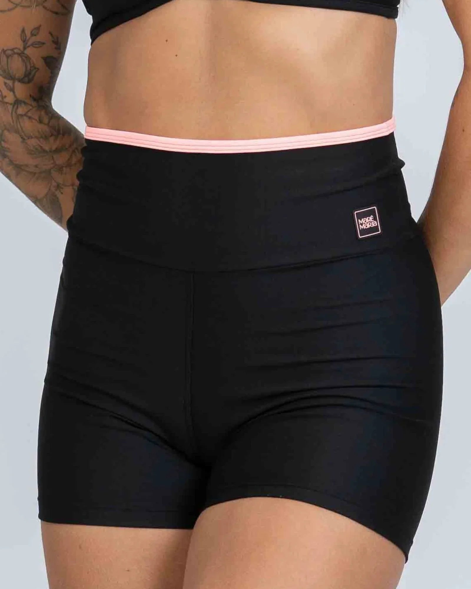 Short Fitness Line Super Black com Coral