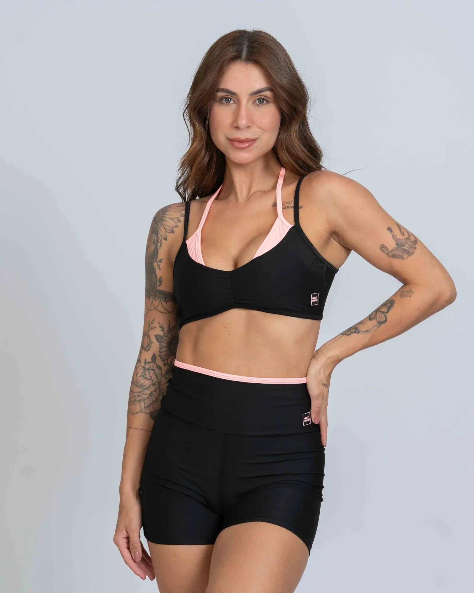 Short Fitness Line Super Black com Coral