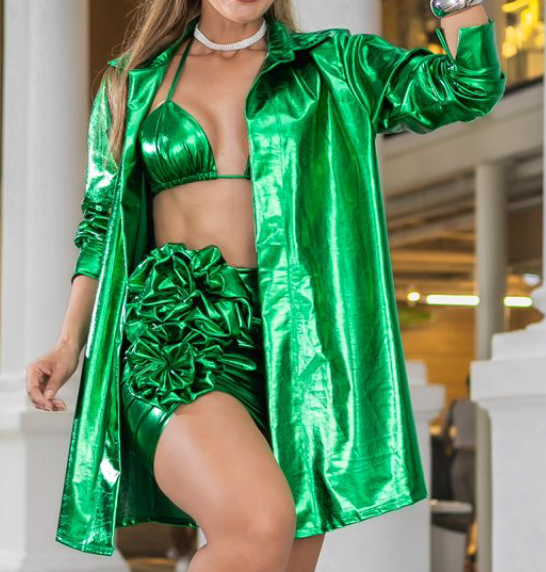 Conjunto Green Vinil com Saia Drapeada, top e terceira peça.