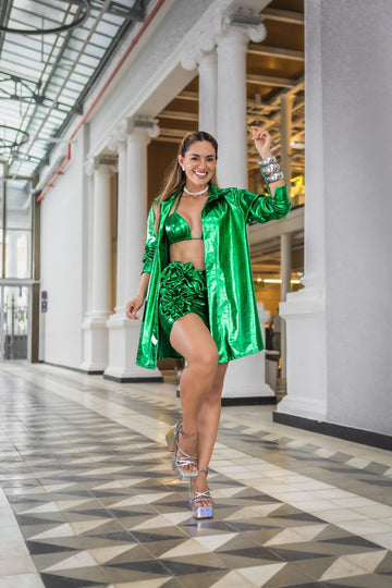 Conjunto Green Vinil com Saia Drapeada, top e terceira peça.