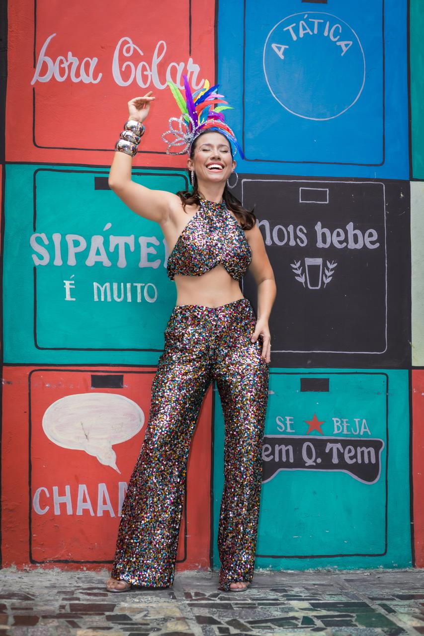 Conjunto Paetê Multicolorido Top Frente Única e Calça Pantalona