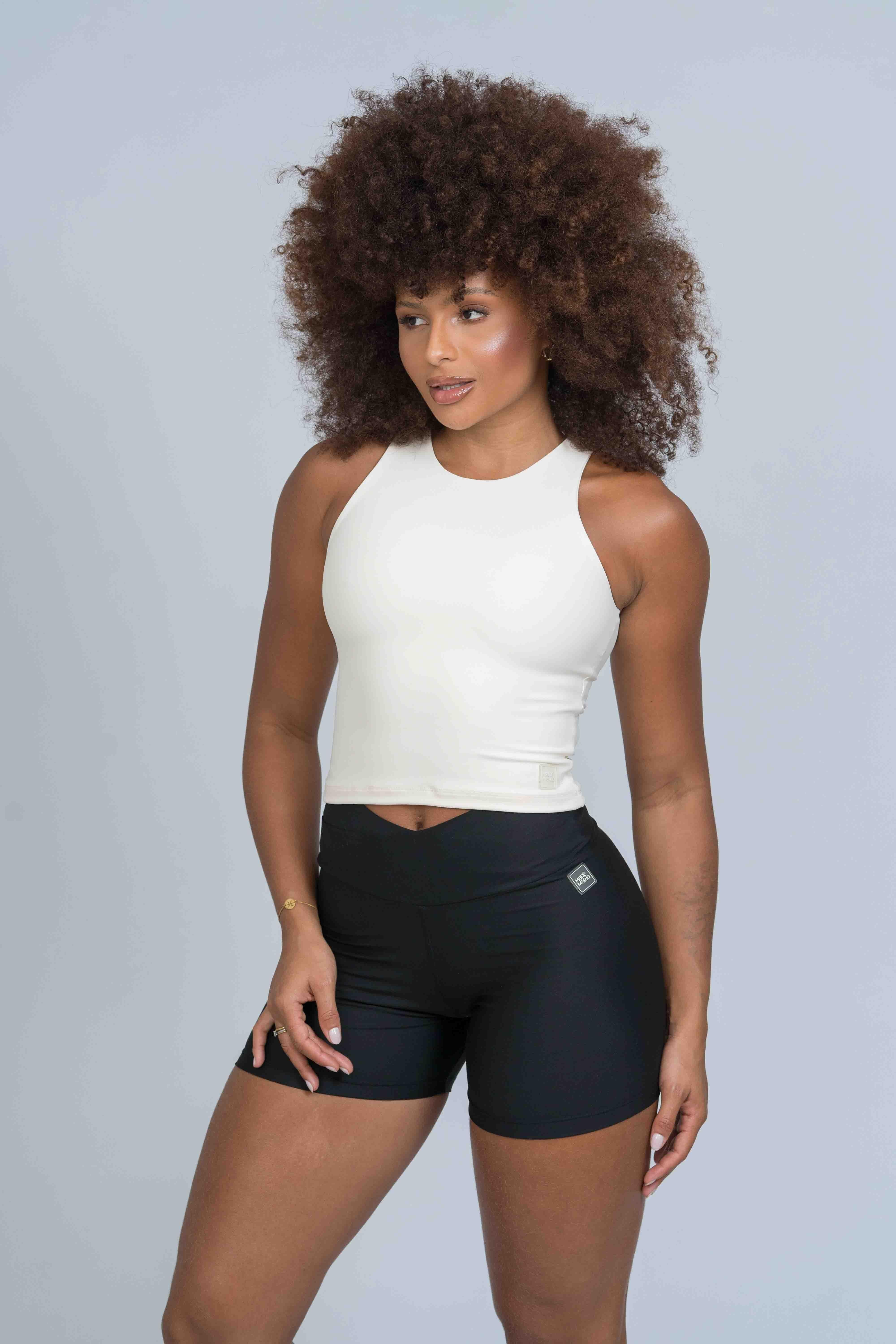 Short fitness Move Super Black empina bumbum
